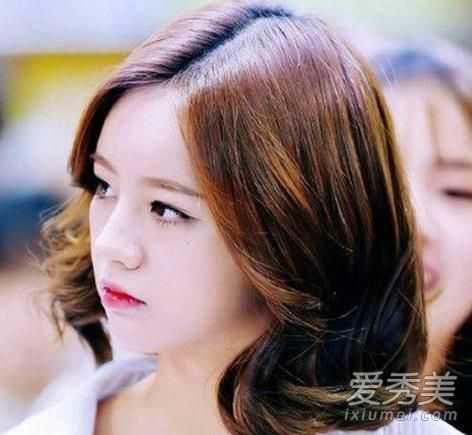 剪短发前必看!AI科技让你不再“翻车”的终极秘诀-第2张图片-正海烽科技 - 领先的只能推广行业,智能制造解决方案提供商 剪短发前必看!AI科技让你不再“翻车”的终极秘诀-第2张图片-正海烽科技 - 领先的只能推广行业,智能制造解决方案提供商