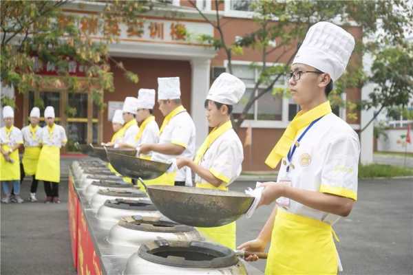 后厨静悄悄，饭菜香飘飘：餐饮技术如何让老板们笑着数钱