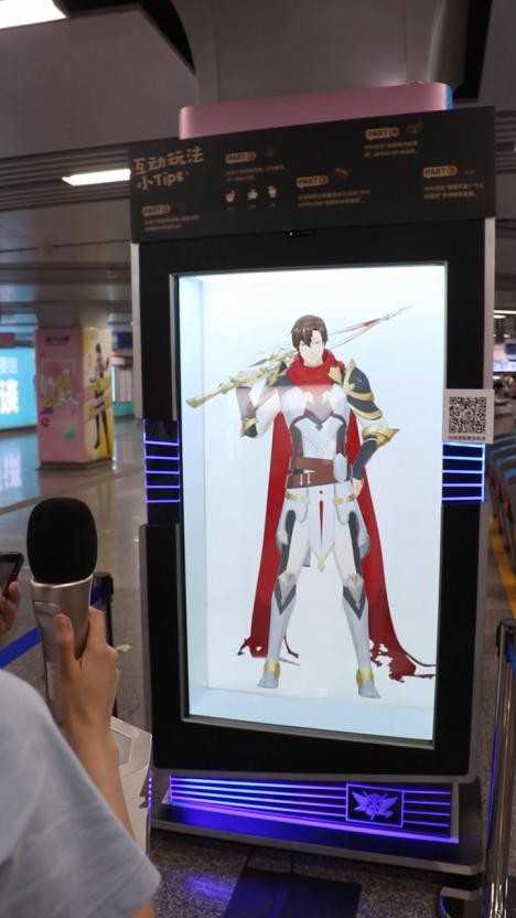 嘿，您瞅瞅地铁里这些新鲜事儿，AI现在可真成精了！