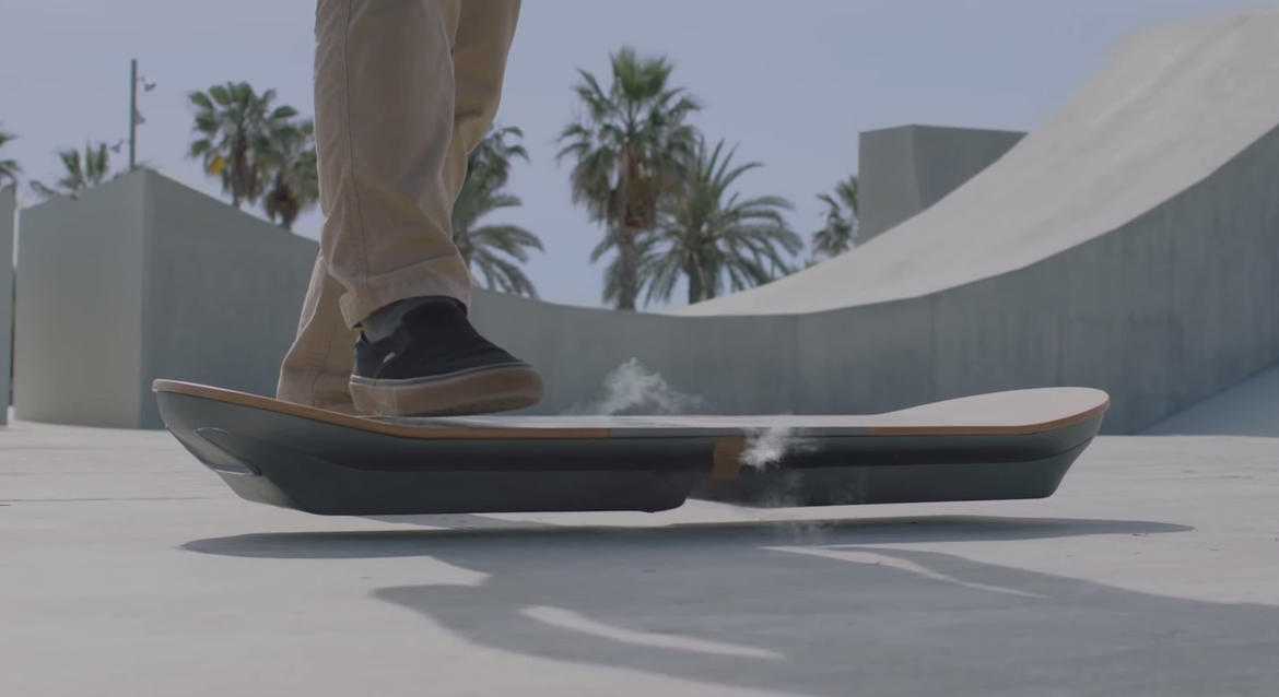 嘿，想踩上滑板感受风从耳边呼啸而过的自由？先别急着冲，听我这个过来人唠几句