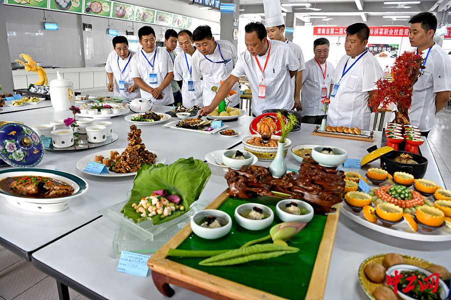 寻味中国：从七十二般厨艺到智能锅气的中式烹饪之旅