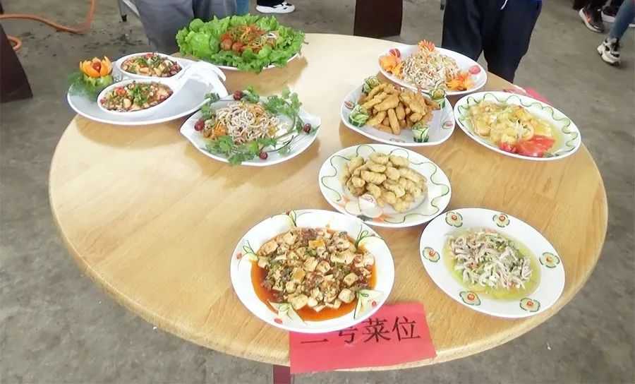 寻味中国：从七十二般厨艺到智能锅气的中式烹饪之旅