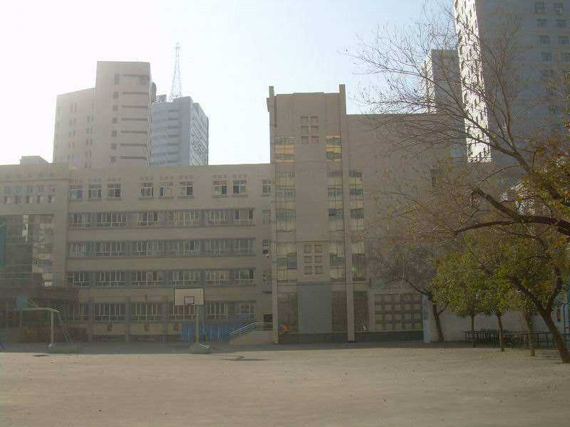 寻梦电工路，乌鲁木齐电工技术学校点亮你的技能之光-第2张图片-正海烽科技 - 领先的只能推广行业，智能制造解决方案提供商