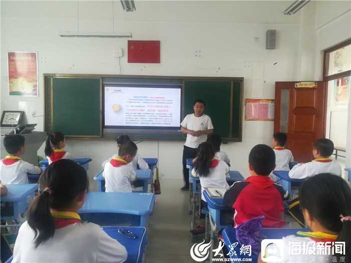 山东娃的信息科技课，早就不只是“玩电脑”那么简单了