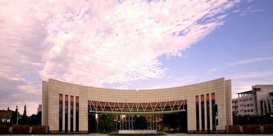 峨眉山下求学处，职教新星正崛起