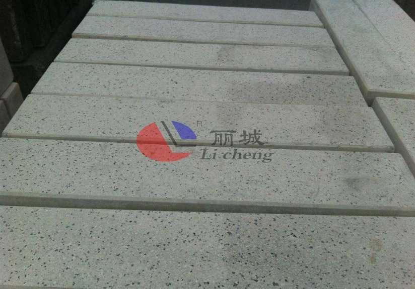 广场砖技术参数全知道，选对砖材不走弯路