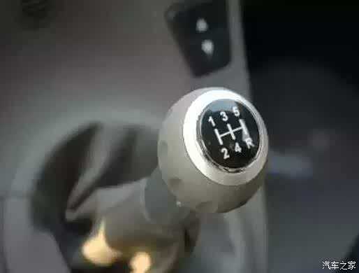 开自动挡车等红灯,你还在纠结挂D挡还是N挡吗? 开自动挡车等红灯,你还在纠结挂D挡还是N挡吗?