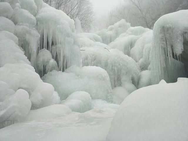 当AI开始“理解”冰雪：屏幕上的真实冬日魔法