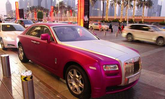 当顶级奢华遇上粉色浪漫：聊聊那个让你心动的未来智能座驾