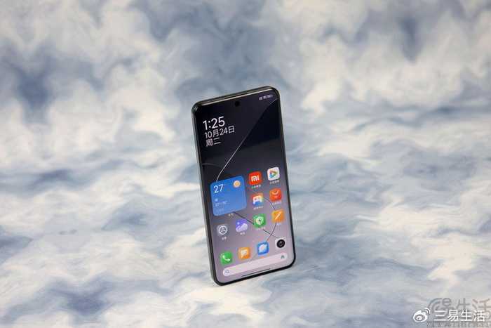 手机AI大乱斗：你的下一部手机到底该听谁的？