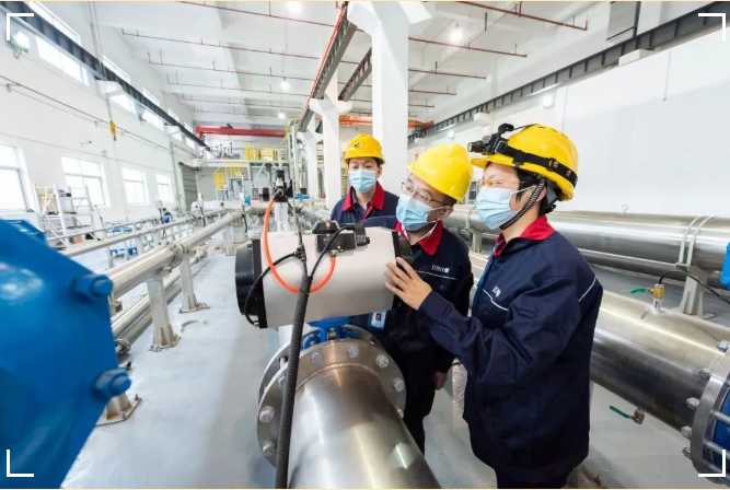 技术专家支撑：让冷冰冰的AI长出温度的那双手