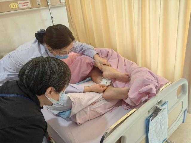 护理换药技术的贴心指南:让伤口愈合更轻松-第1张图片-正海烽科技 - 领先的只能推广行业,智能制造解决方案提供商 护理换药技术的贴心指南:让伤口愈合更轻松-第1张图片-正海烽科技 - 领先的只能推广行业,智能制造解决方案提供商