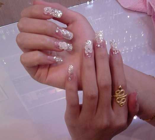 指尖新风潮：当传统美学遇见智能科技，2026美甲趋势全解析